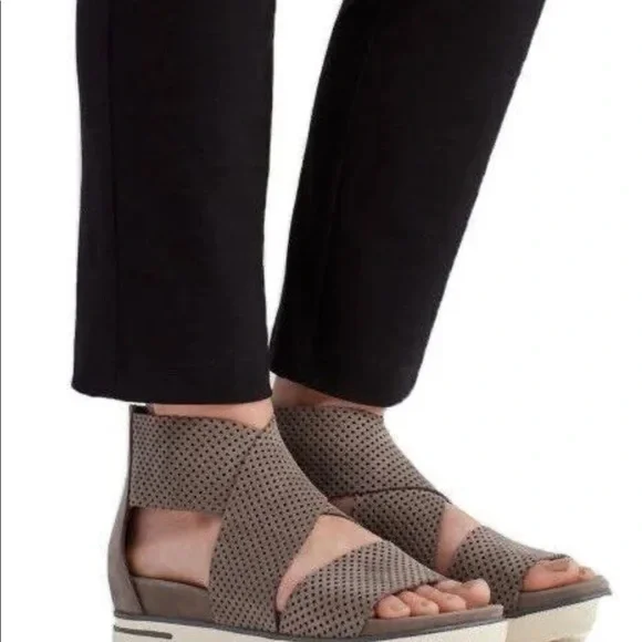 Eileen Fisher sports sandals - Picture 2 of 5